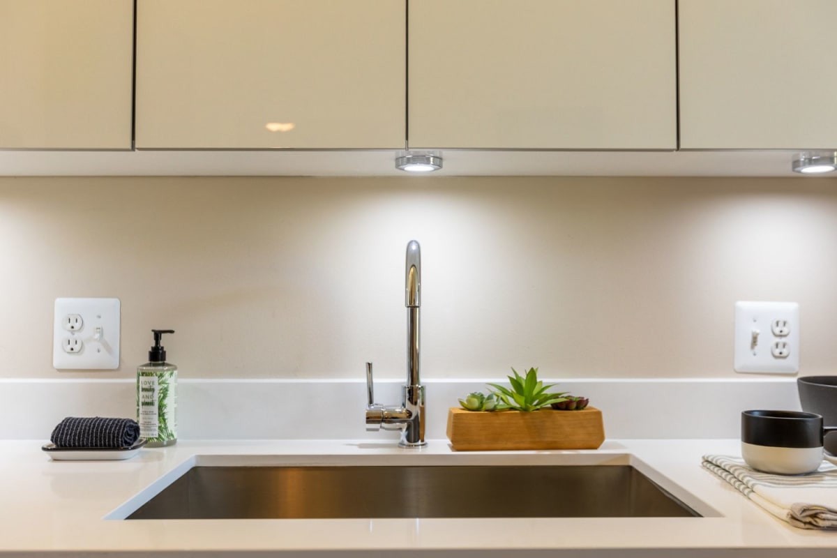 Luxury Residences at River Oaks West Apartments in Novi